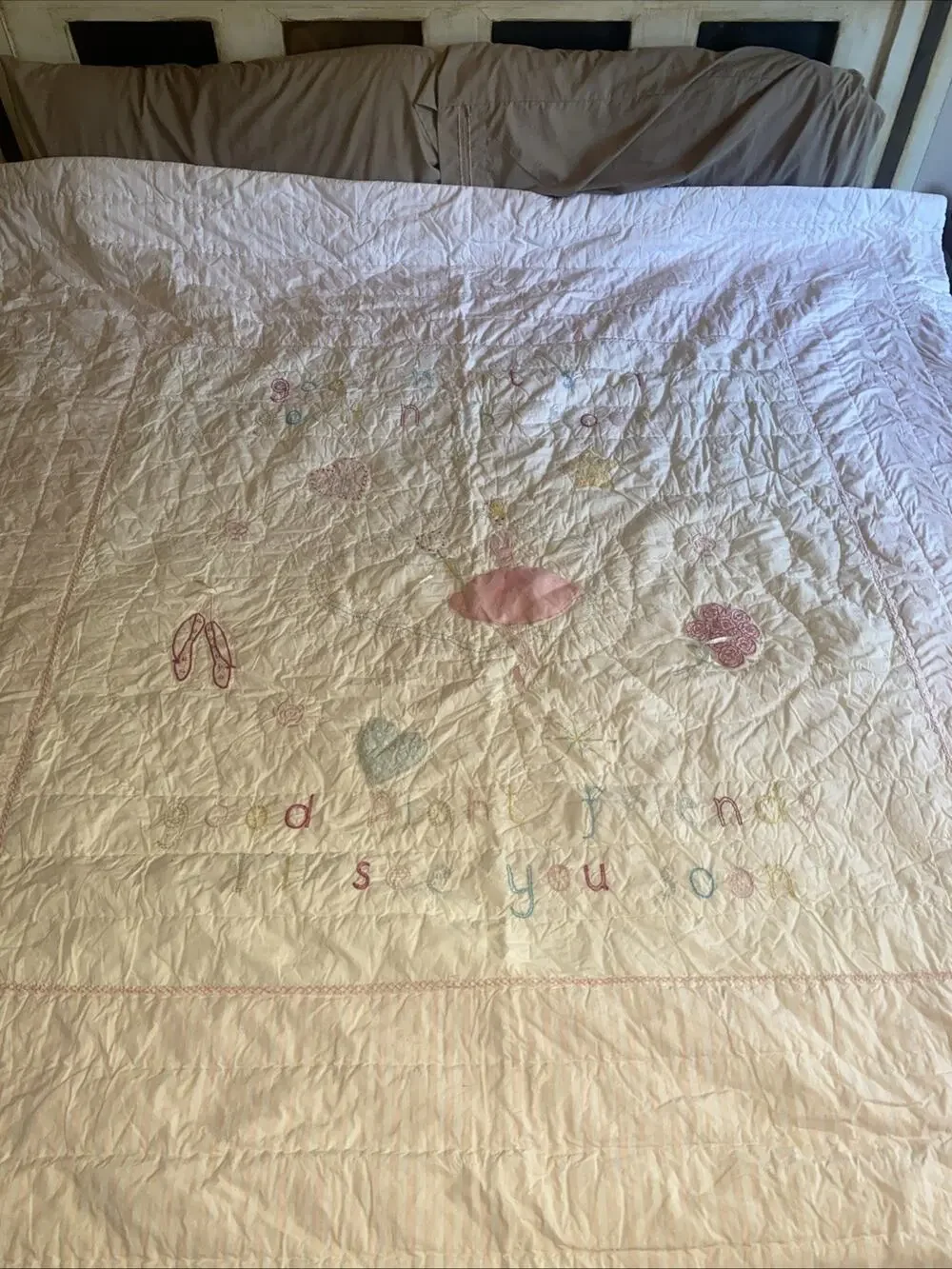 Simply Shaggy Chic Applique Embroidered Quilt Bedspread 84”x 84” Girl’s Princess